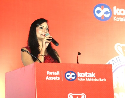 Best Female Emcee in Delhi/Gurgaon award show, kotak mahindra bank